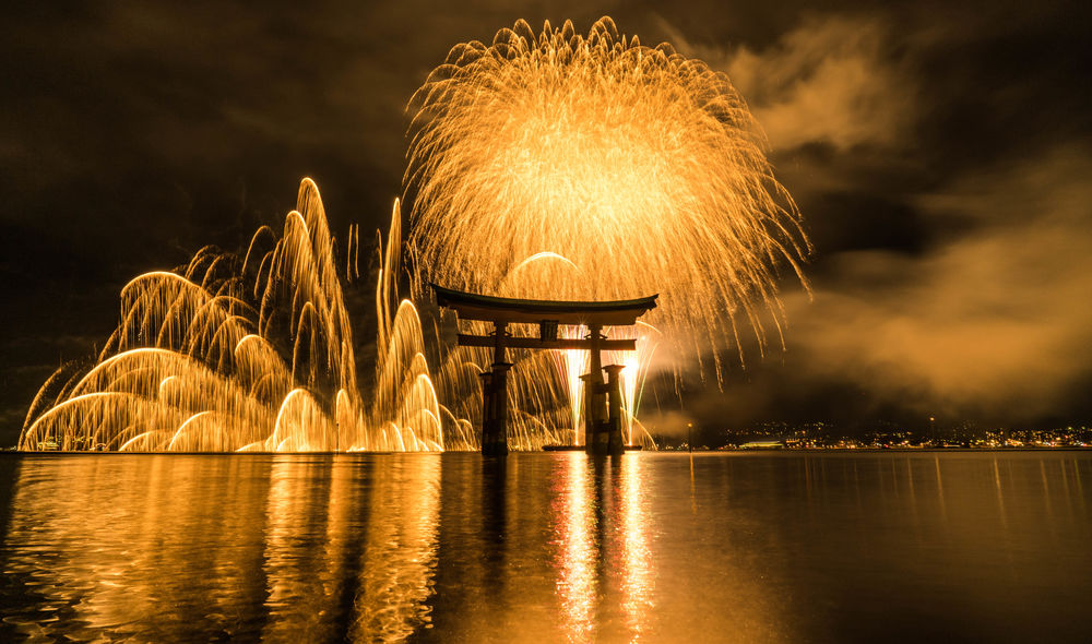 Miyajima’s Suichu Fireworks Spectacular is Back Again This October!!
